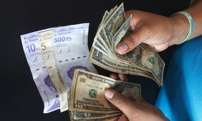 Bolivar-y-Dolar-696x418